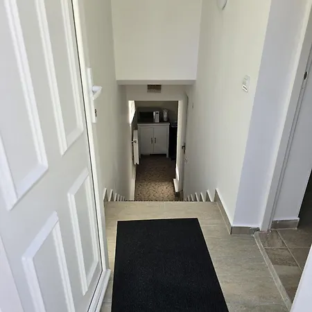 La Trei Surori * בראשוב