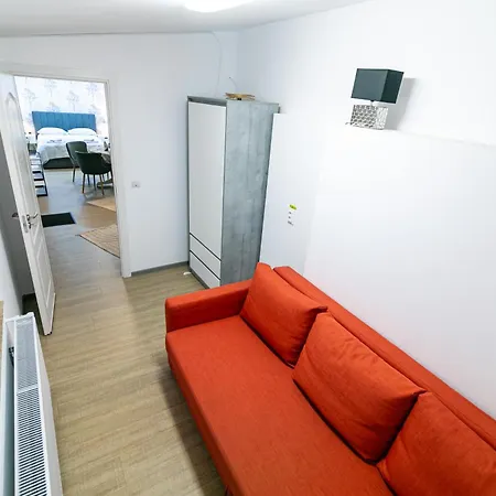 La Trei Surori בראשוב